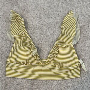 NWT Aerie M bikini top